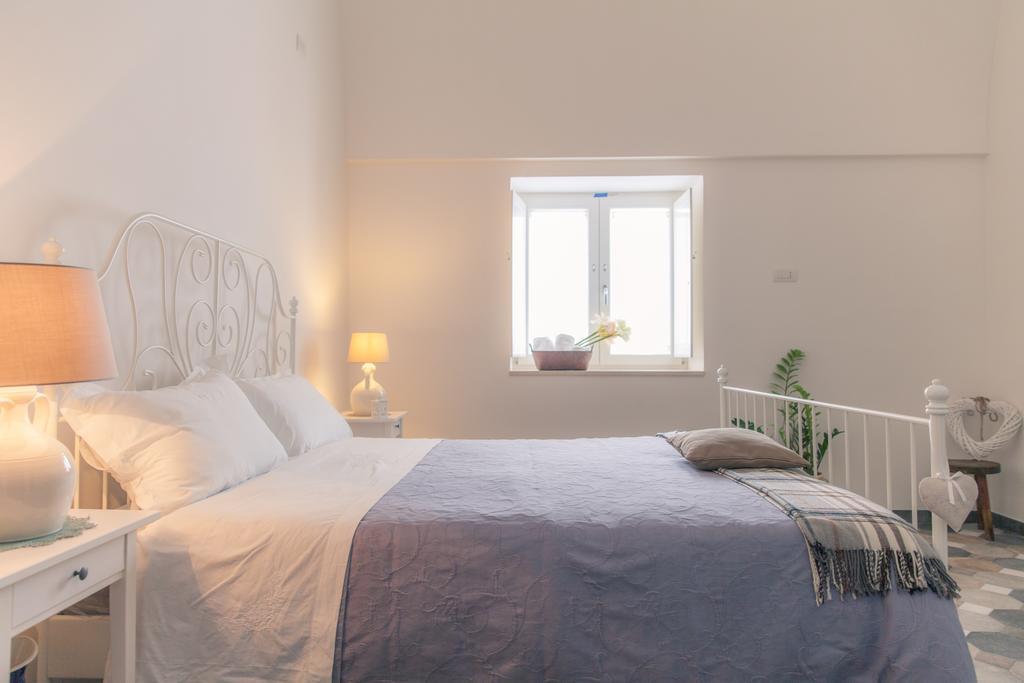 לוקורוטונדו Marinella Suite Home חדר תמונה