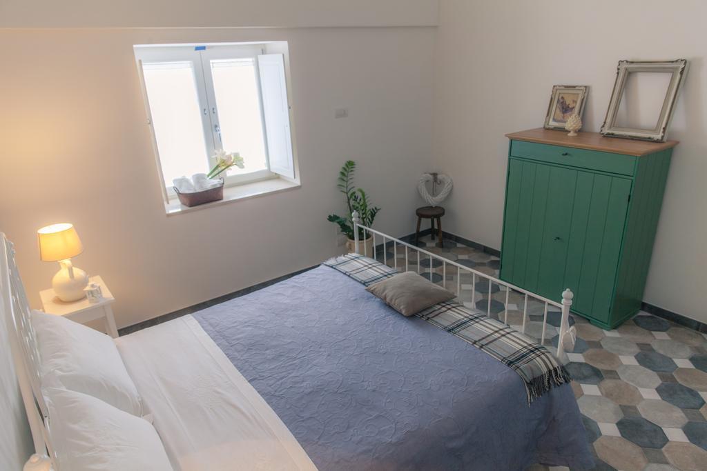 לוקורוטונדו Marinella Suite Home חדר תמונה