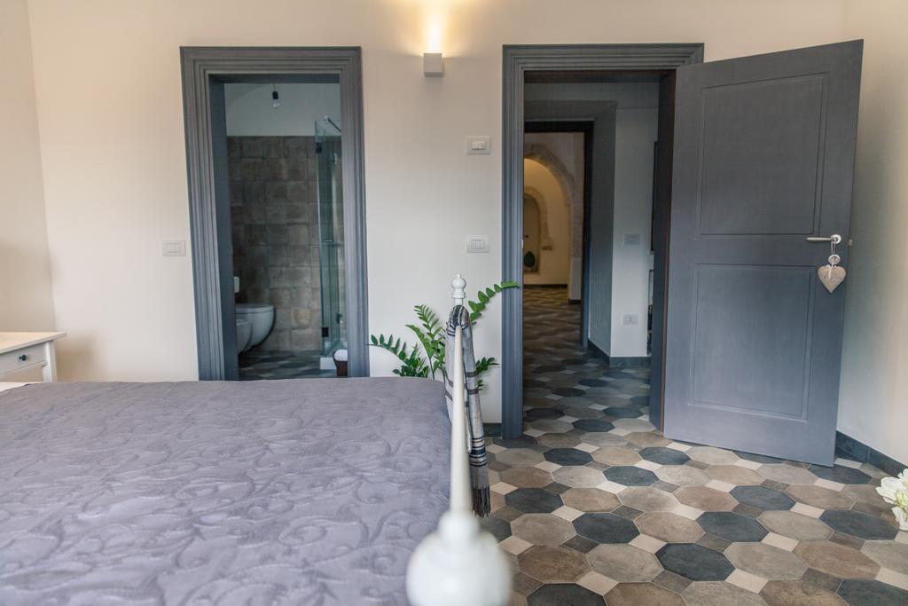 לוקורוטונדו Marinella Suite Home מראה חיצוני תמונה